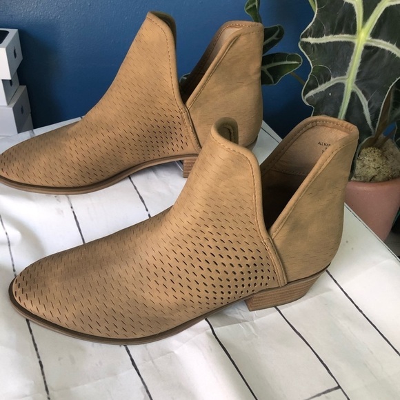 Merona Ankle Booties - Picture 3 of 6
